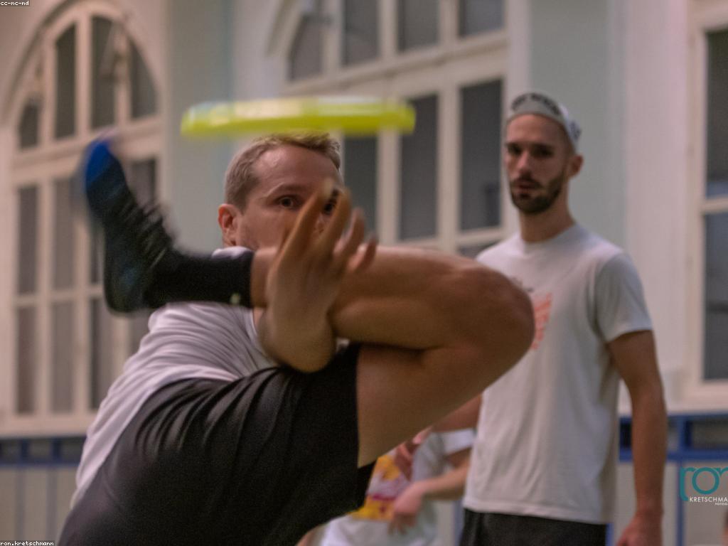 វិធីលេងបាល់ភ្លាសប៊ី