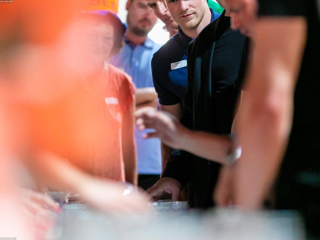 វិស័យកាស៊ីណូ: ការពិពណ៌នានិងការអភិវឌ្ឍន៍